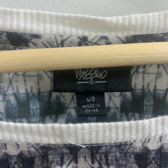 Mossimo Black and White Sleeveless Tanktop - Picture 2 of 6